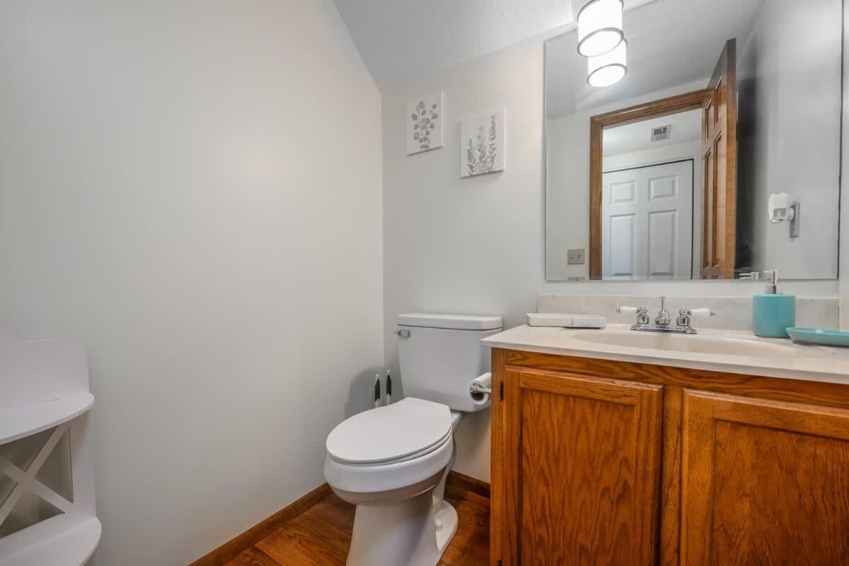 Family Friendly And Quite 2 Bedroom Condo Close To Fun 韦恩堡 外观 照片