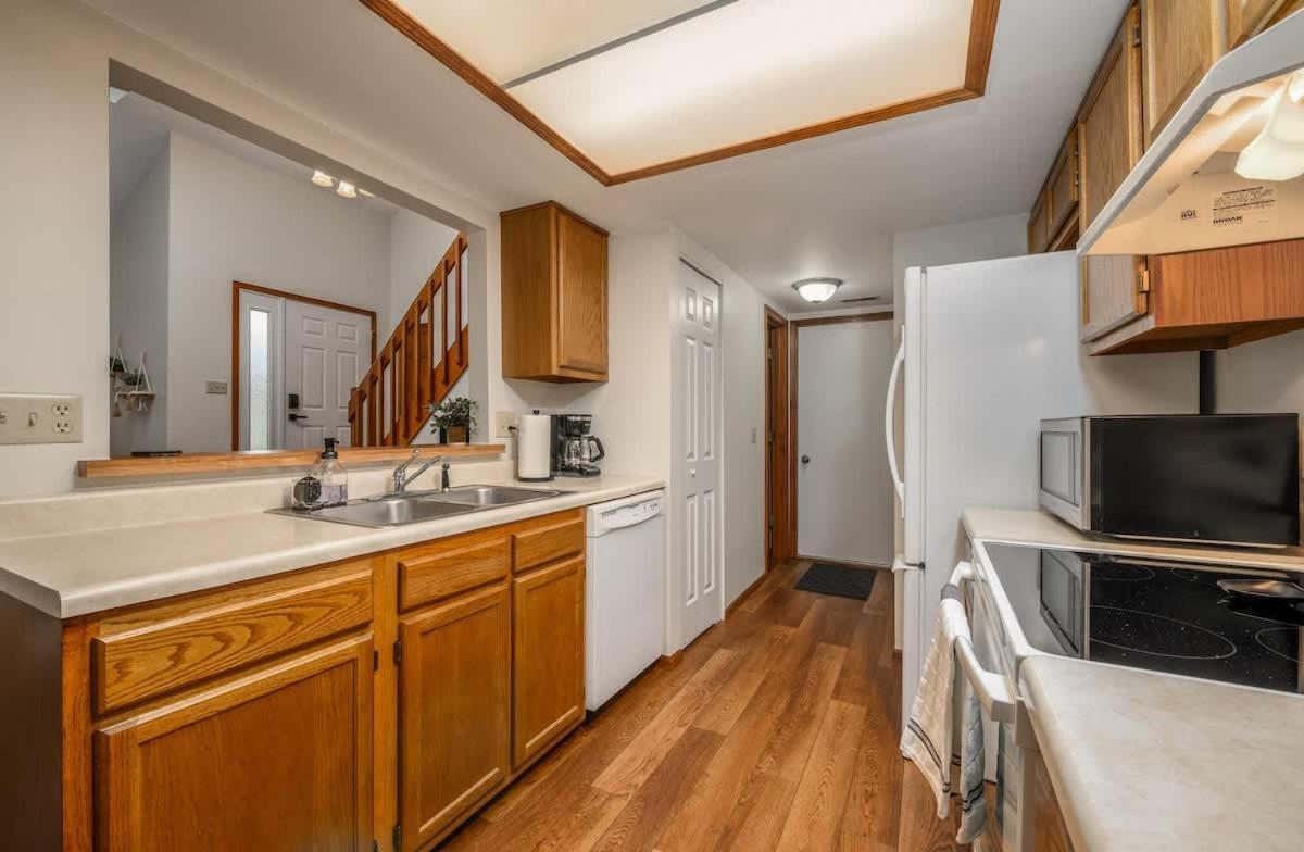Family Friendly And Quite 2 Bedroom Condo Close To Fun 韦恩堡 外观 照片