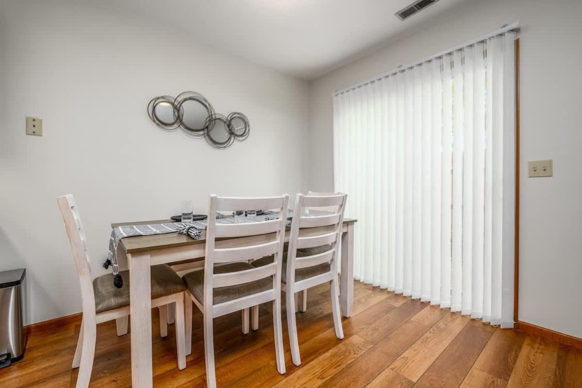 Family Friendly And Quite 2 Bedroom Condo Close To Fun 韦恩堡 外观 照片
