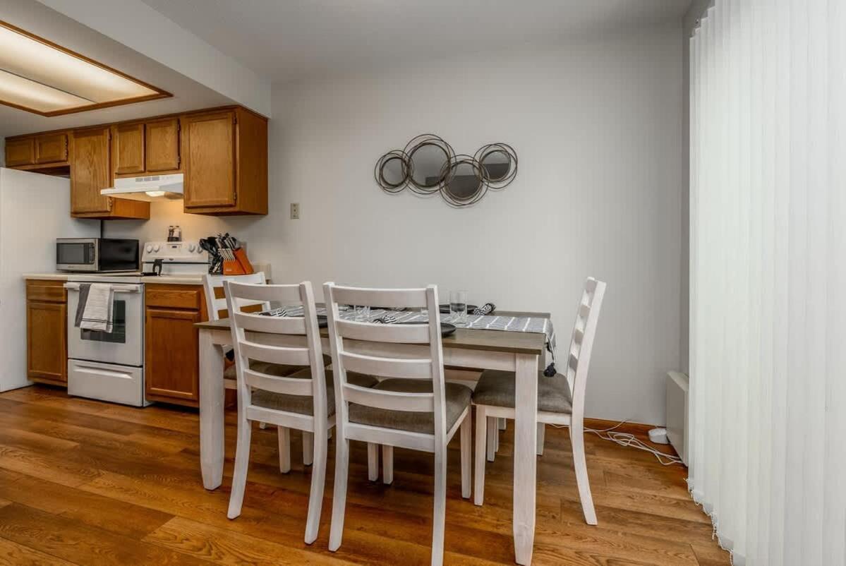 Family Friendly And Quite 2 Bedroom Condo Close To Fun 韦恩堡 外观 照片