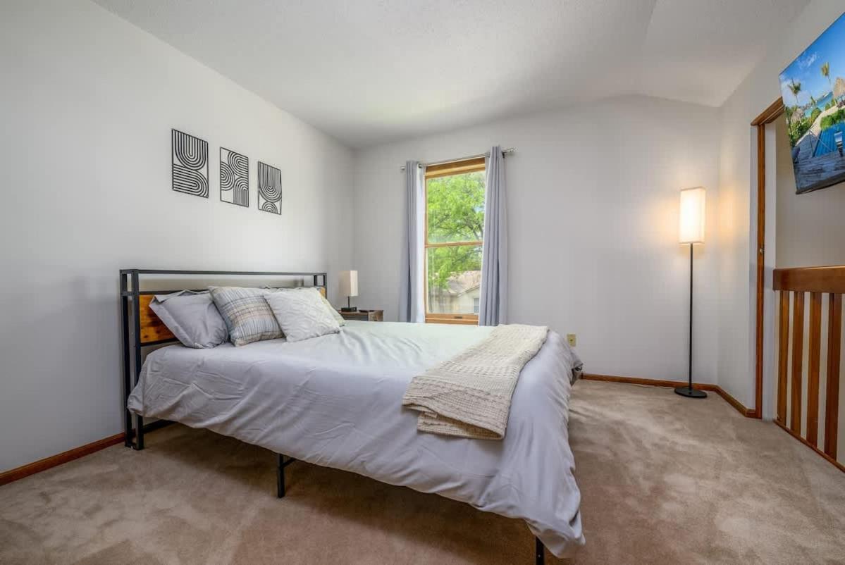 Family Friendly And Quite 2 Bedroom Condo Close To Fun 韦恩堡 外观 照片